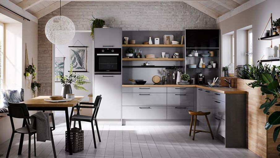 Häcker Küche, grau und Holzoptik